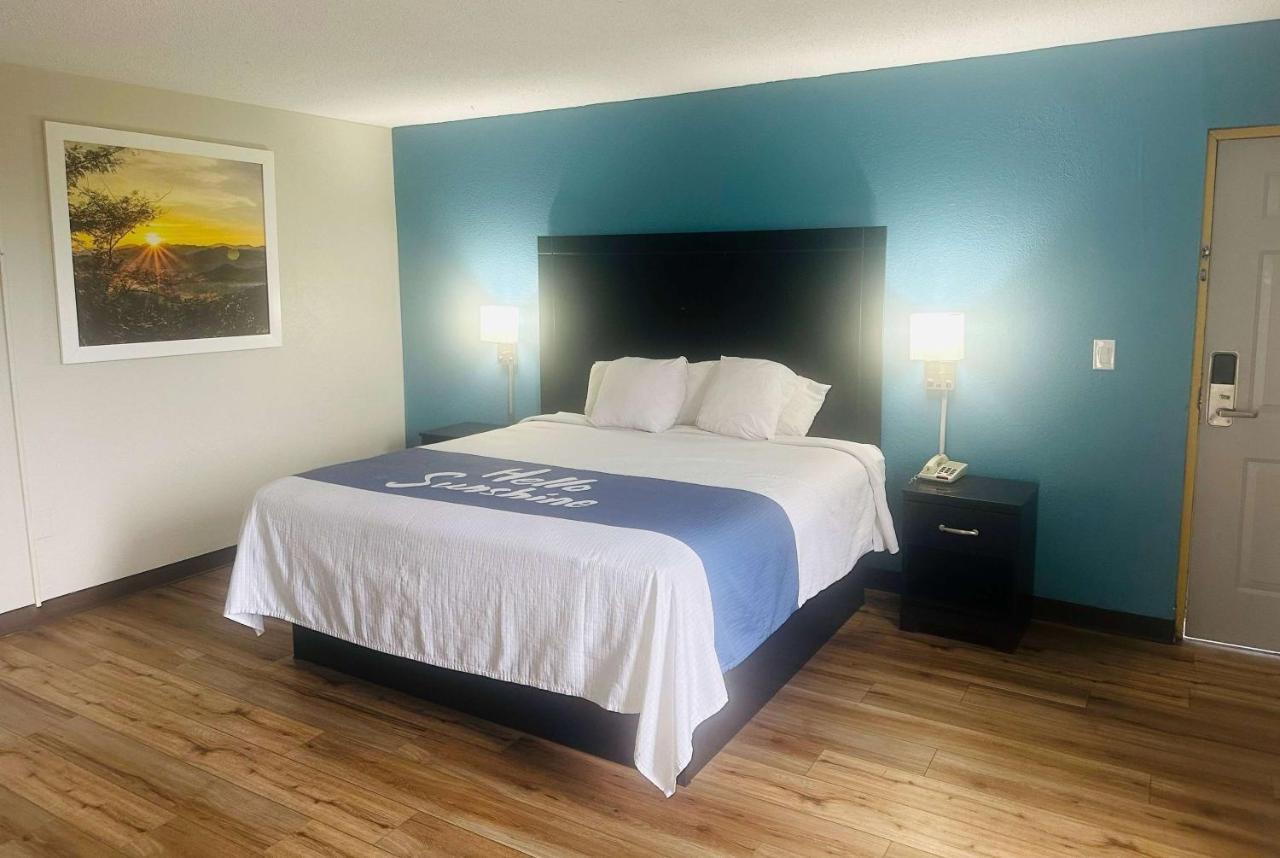 Days Inn By Wyndham Easley West Of Greenville/Clemson Area Exteriör bild