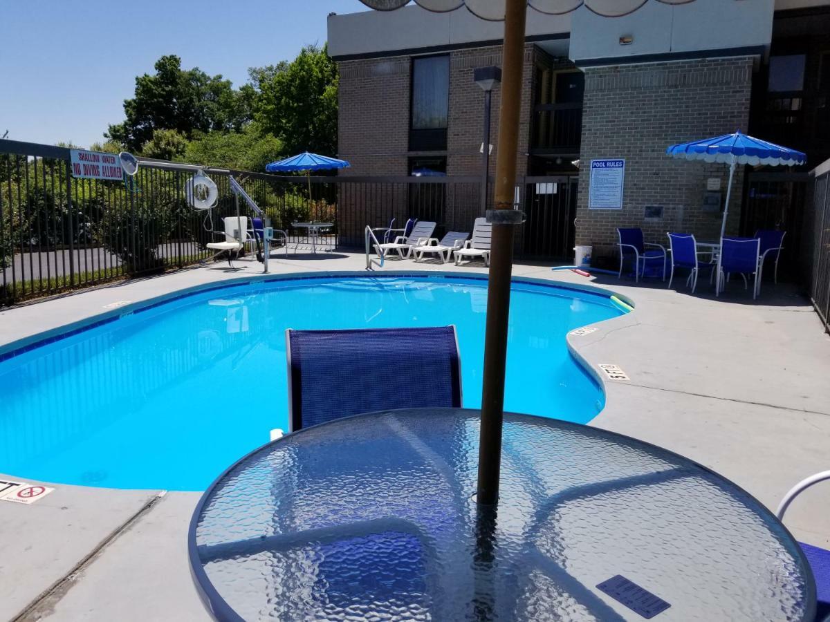 Days Inn By Wyndham Easley West Of Greenville/Clemson Area Exteriör bild