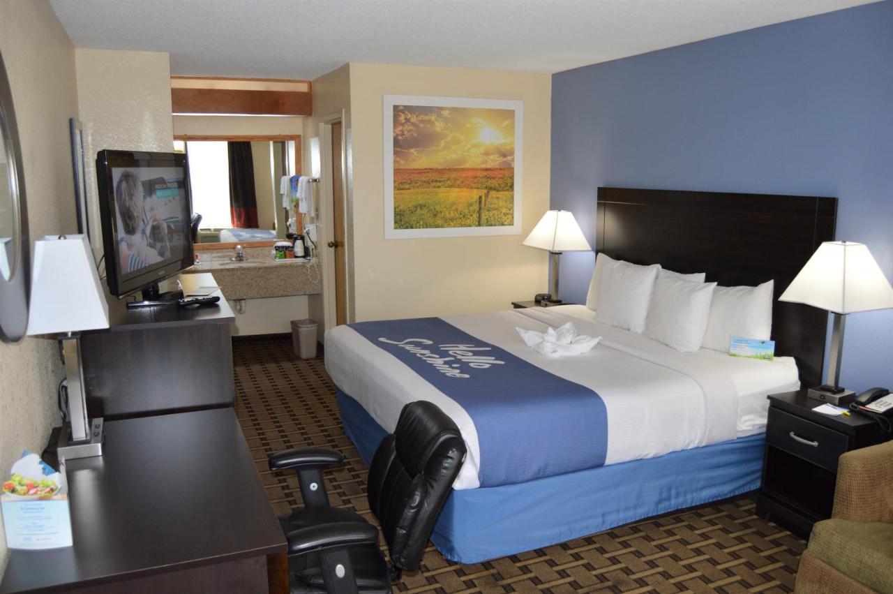 Days Inn By Wyndham Easley West Of Greenville/Clemson Area Exteriör bild