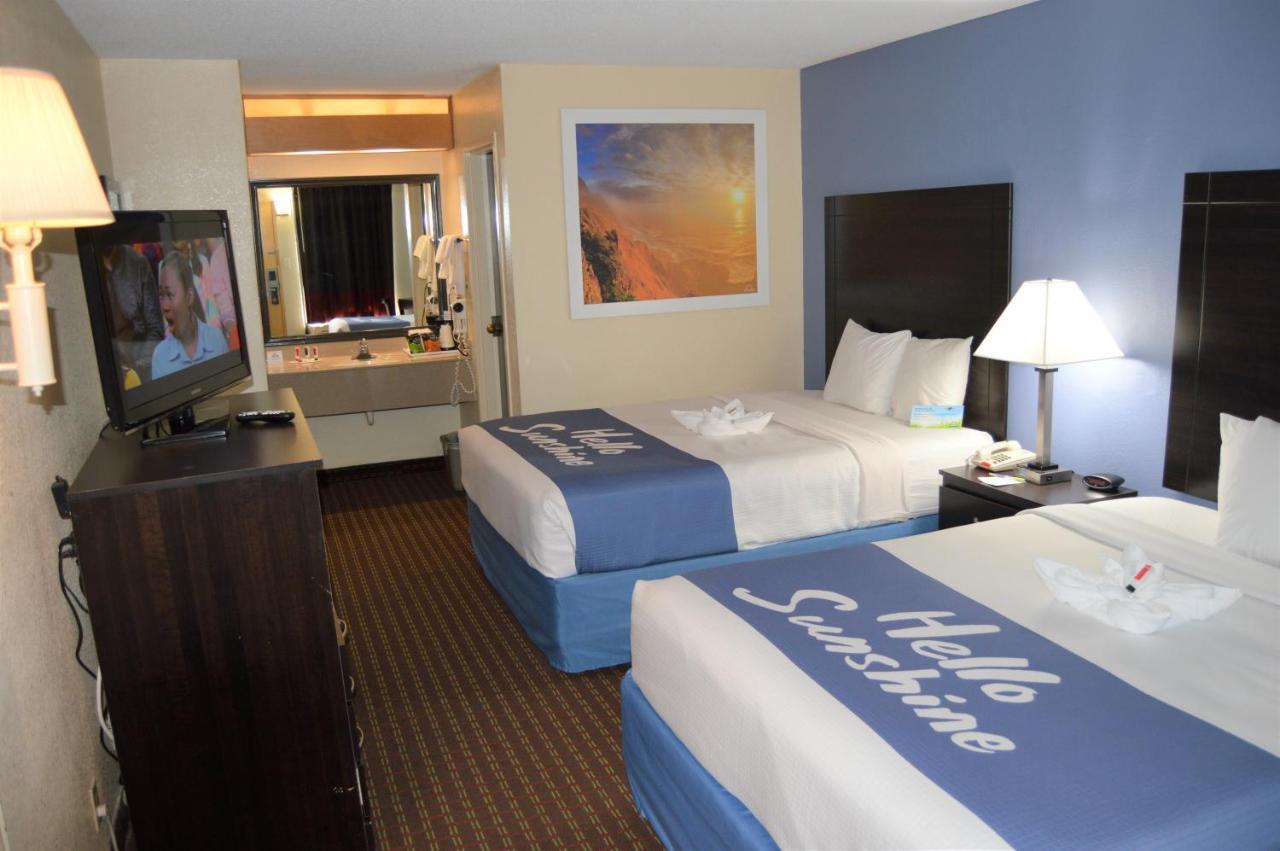 Days Inn By Wyndham Easley West Of Greenville/Clemson Area Exteriör bild